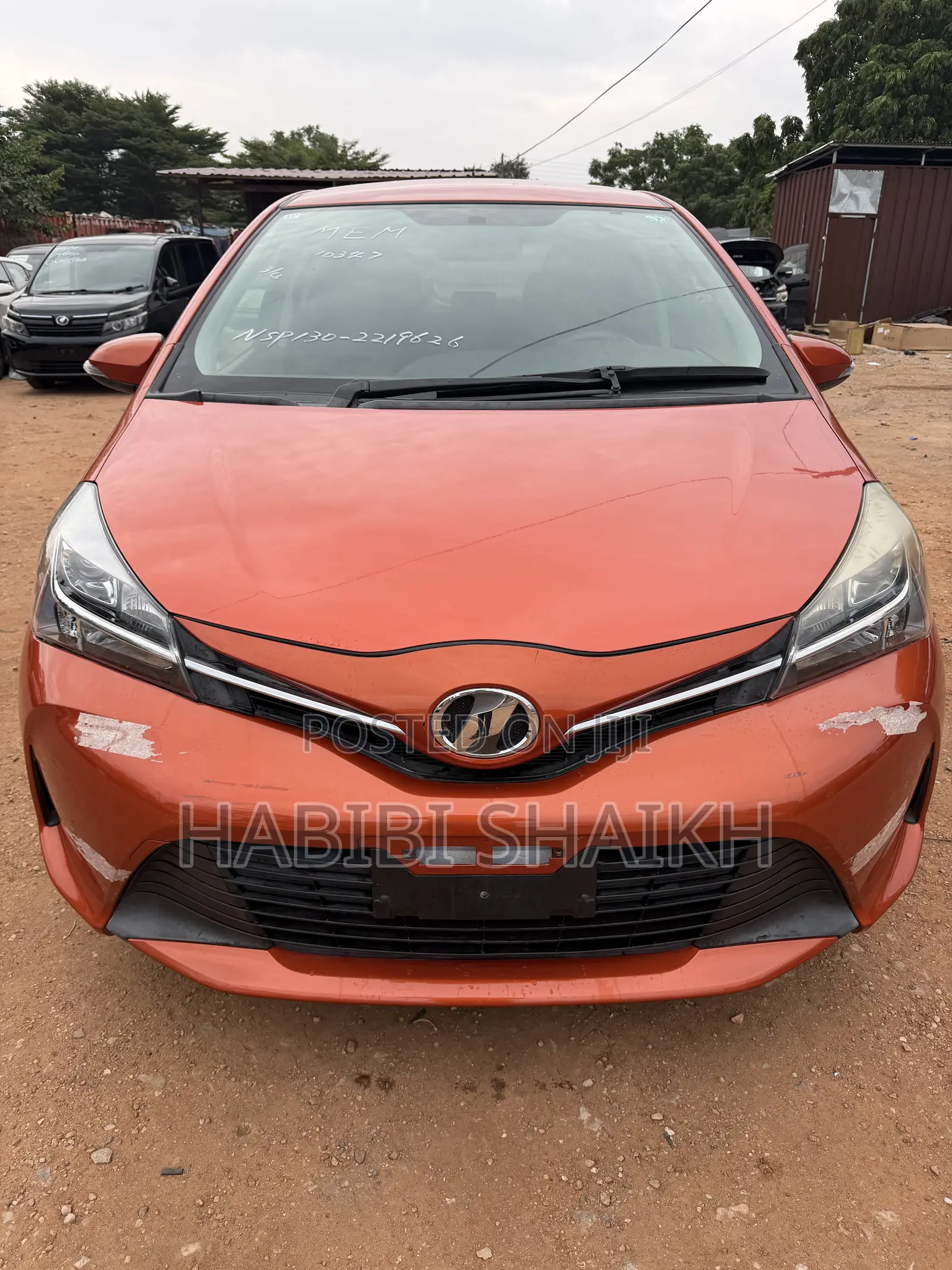 Toyota Vitz 1.3 FWD 5dr 2015 Orange