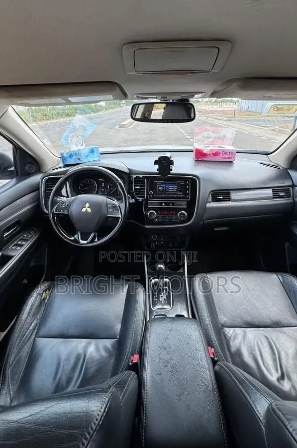 Mitsubishi Outlander SE FWD 2018 White