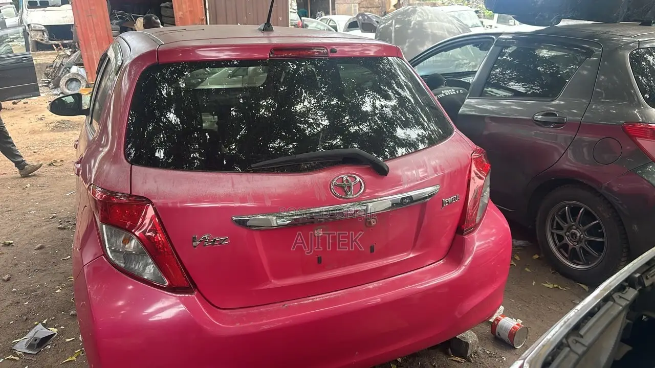 Toyota Vitz 2012 Gray
