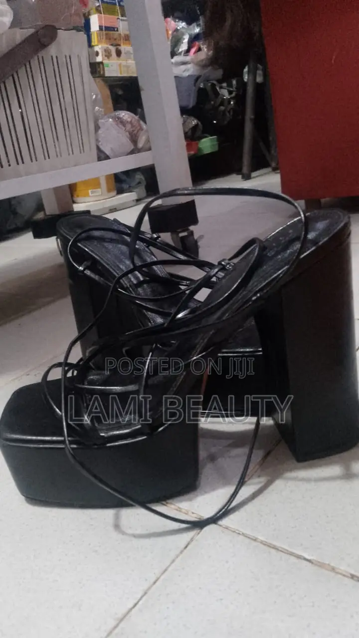 Black Balanced , Light and Comfortable Platform Sandals
