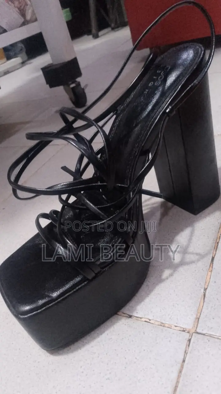 Black Balanced , Light and Comfortable Platform Sandals
