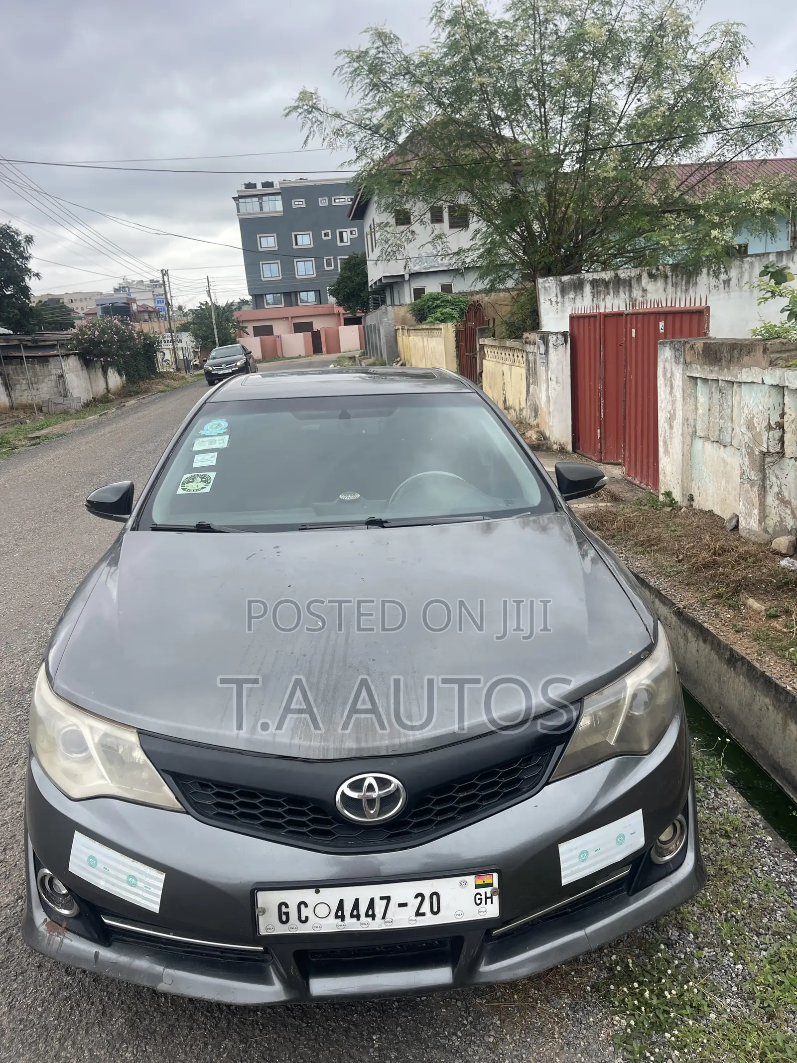 Toyota Camry SE 4dr Sedan (2.5L 4cyl 6A) 2014 Gray