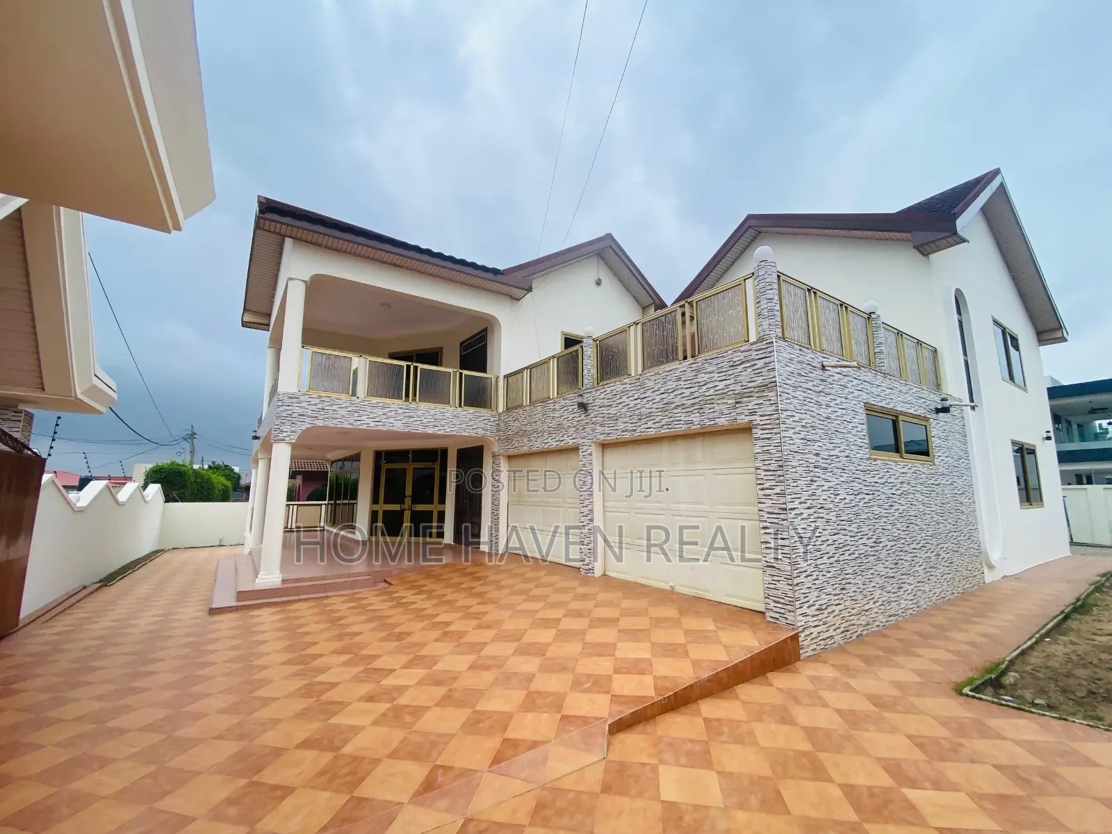 8bdrm House in East Legon, Police Station for rent
