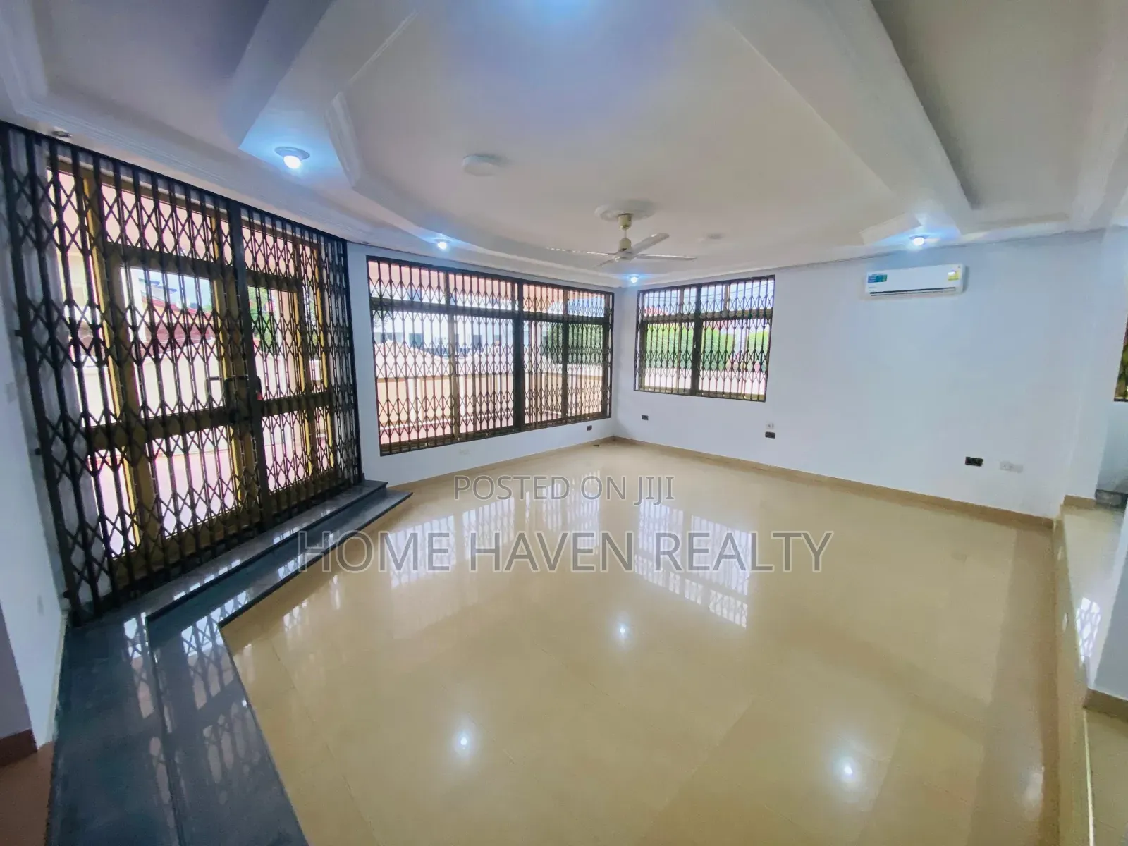 8bdrm House in East Legon, Police Station for rent