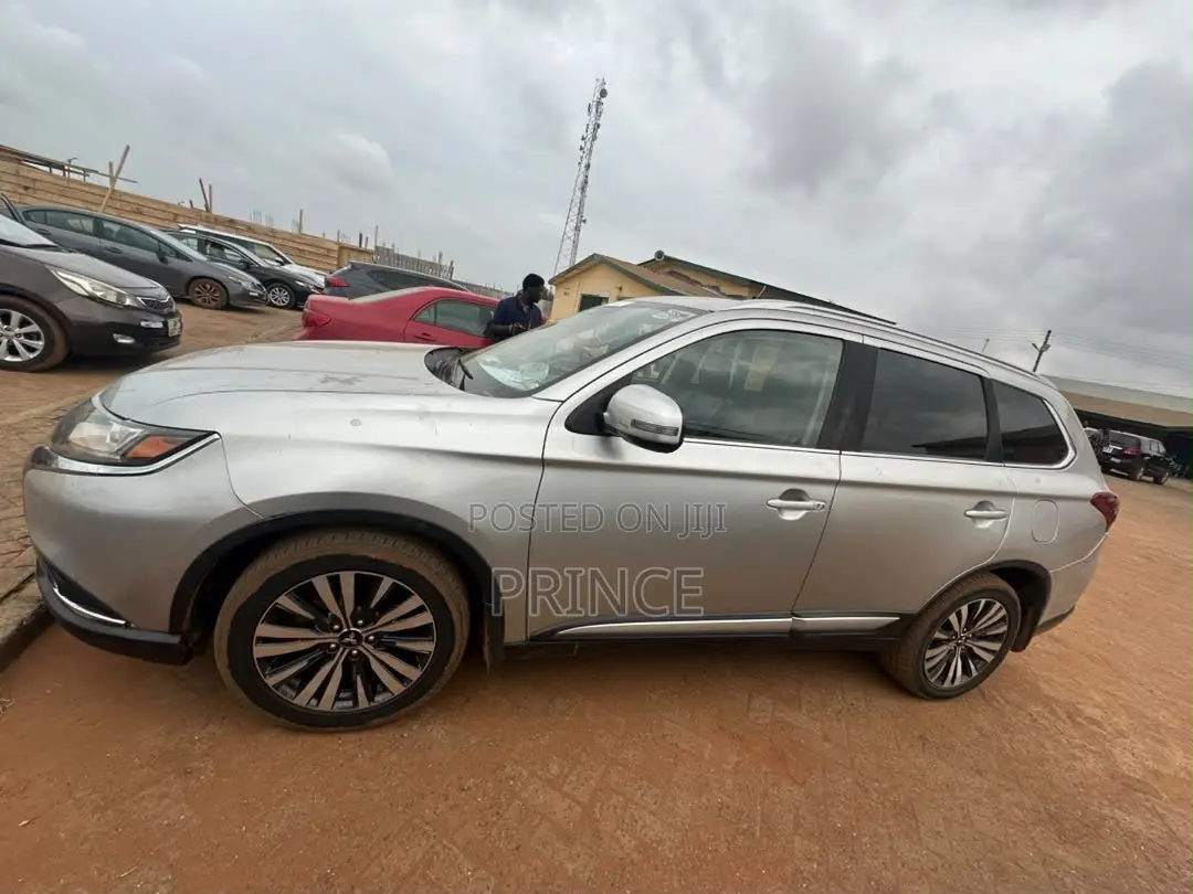 Mitsubishi Outlander 2020 Silver