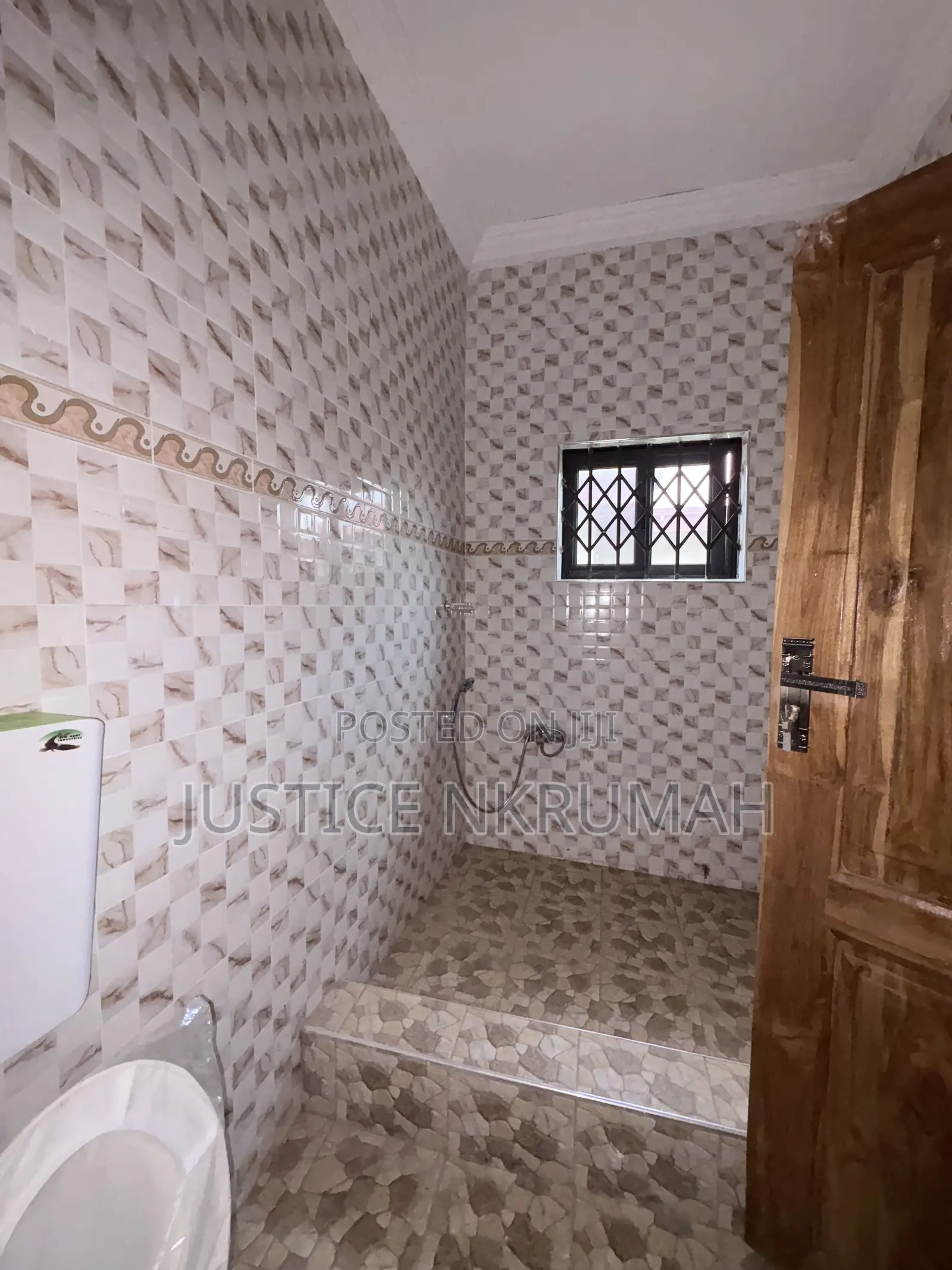6bdrm Apartment in Mr. Justice Estate, Bortiano for rent