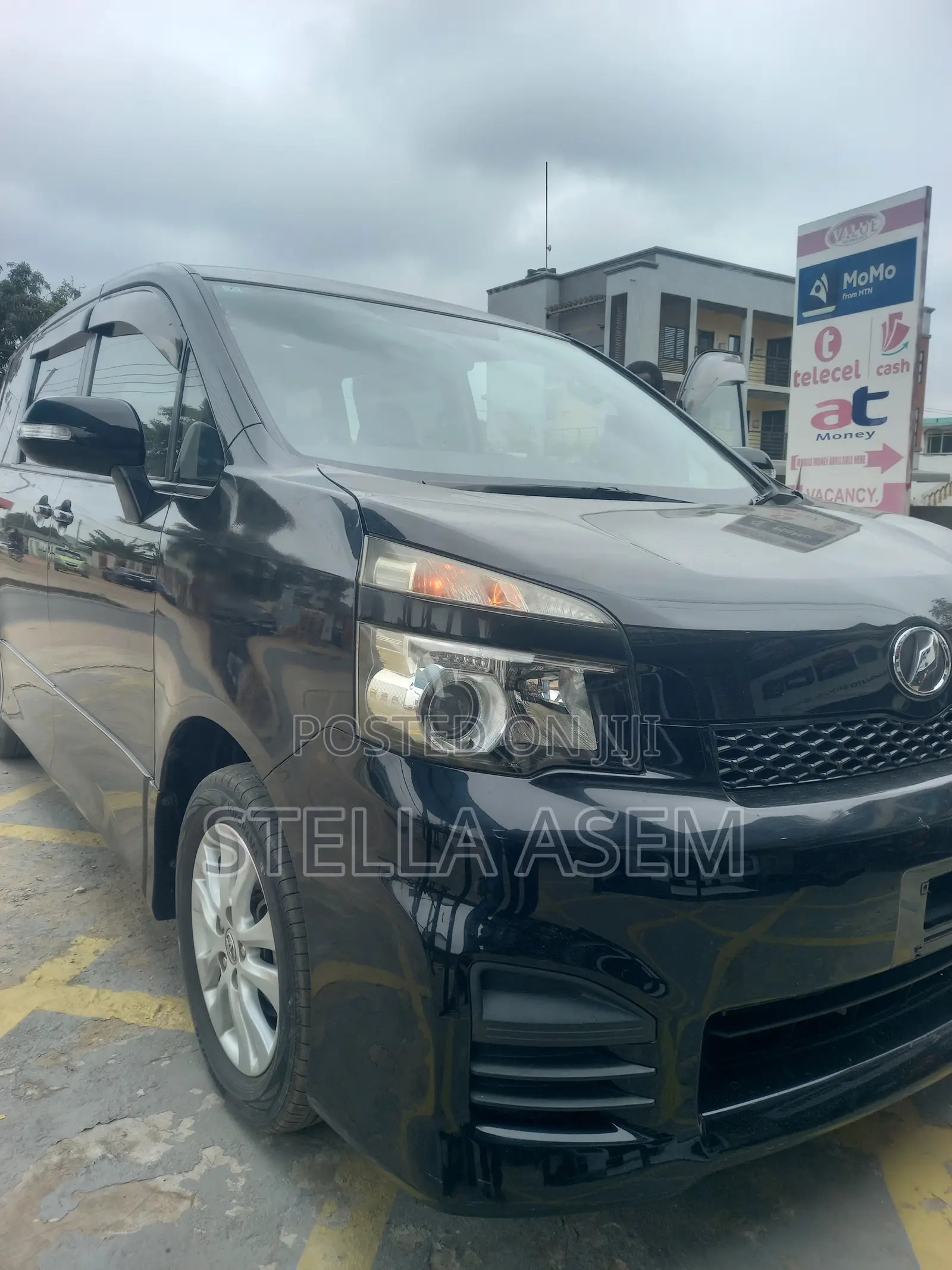 Toyota Voxy 2011 Gray