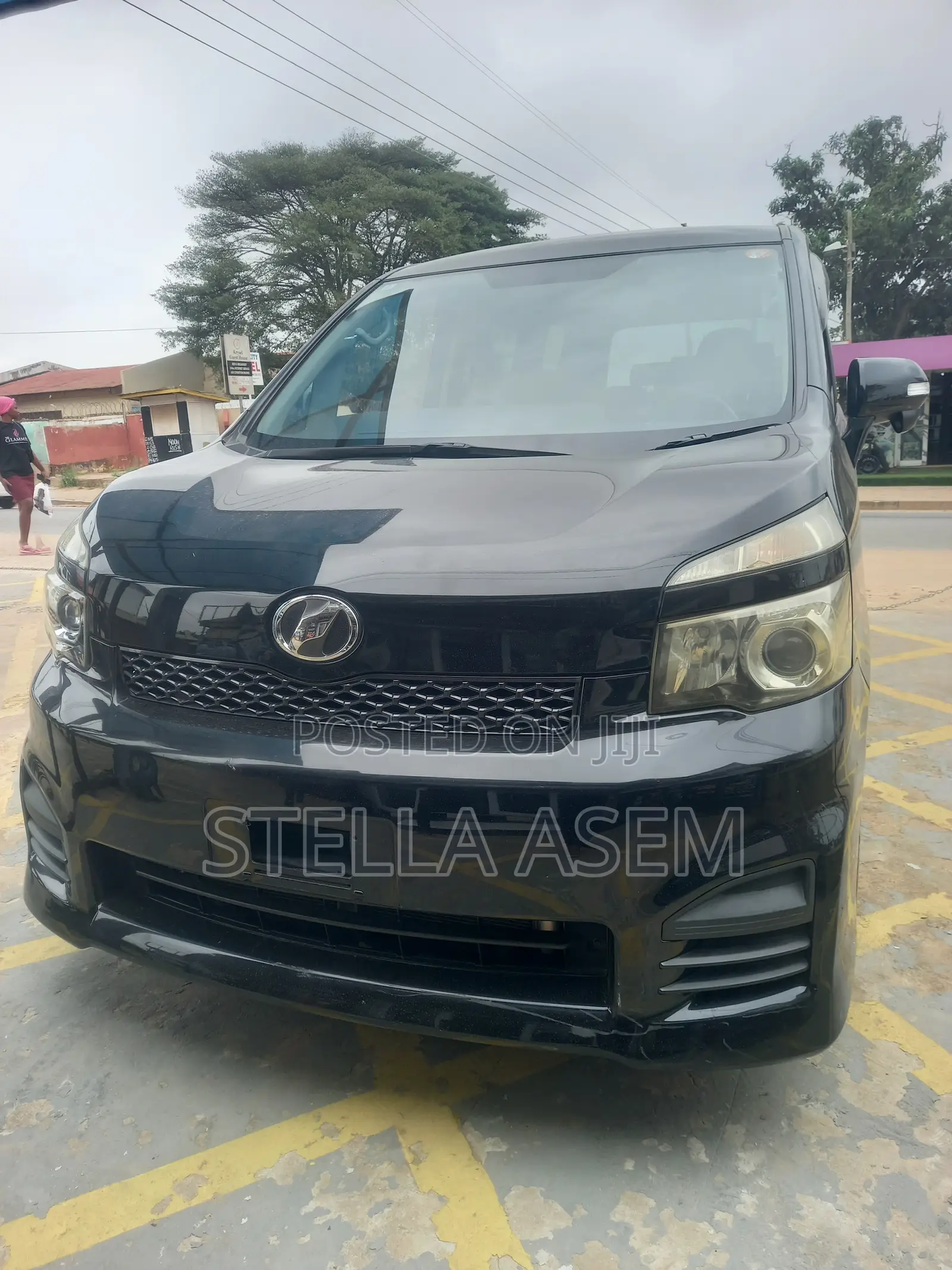 Toyota Voxy 2011 Gray