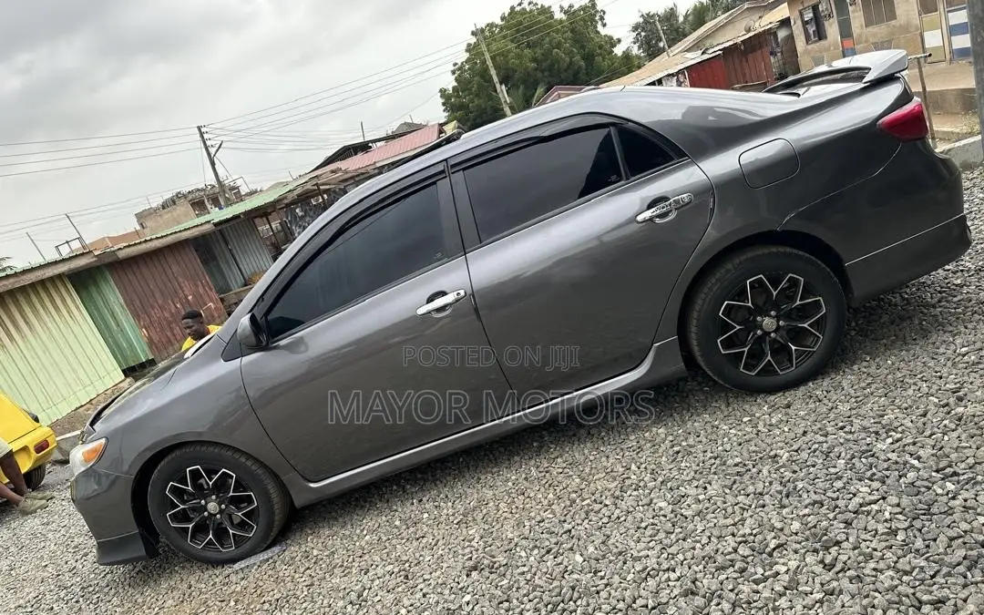 Toyota Corolla S 4dr Sedan (1.8L 4cyl 4A) 2013 Gray