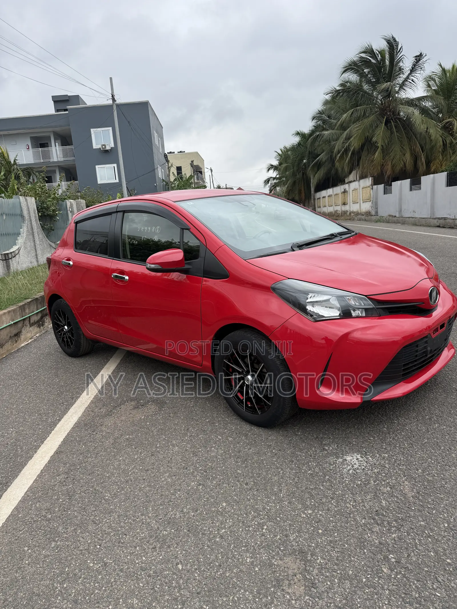 Toyota Vitz 1.3 FWD 5dr 2016 Red