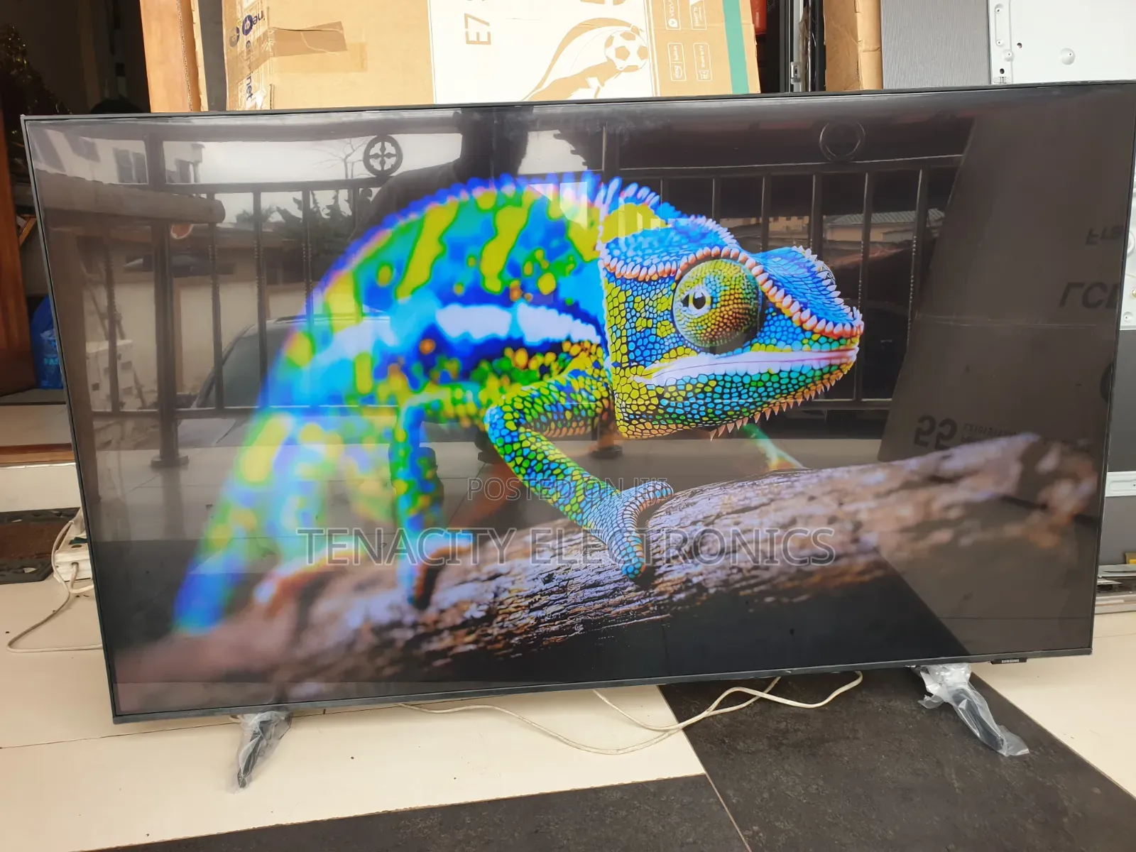 New 55 Airslim Samsung Crystal Uhd HDR Smart Satellite TV