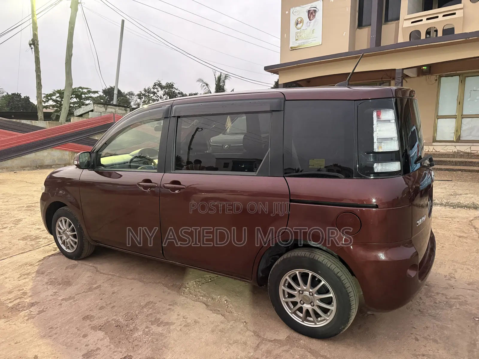 Toyota Sienta 1.5 AWD 2012 Brown