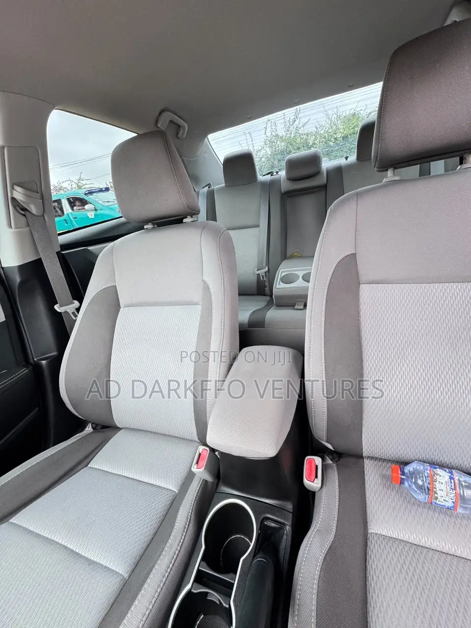 Toyota Corolla LE (1.8L 4cyl 2A) 2018 Silver