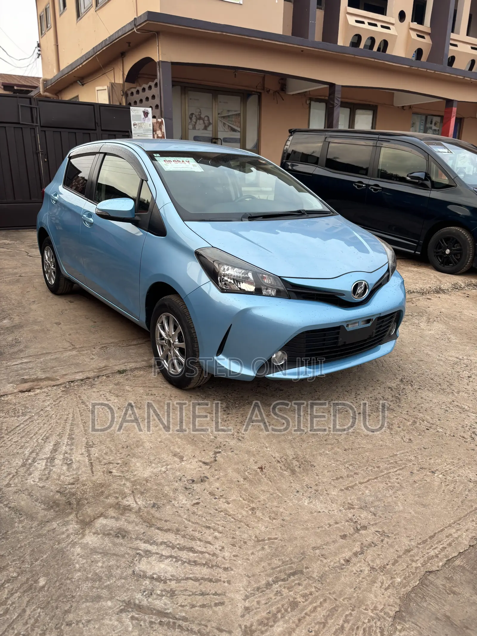 Toyota Vitz 1.3 AWD 3dr 2016 Blue