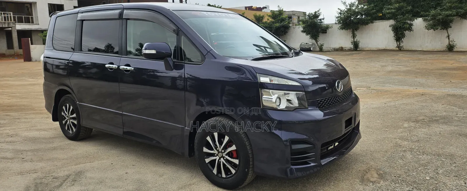 Toyota Voxy 2013 Blue