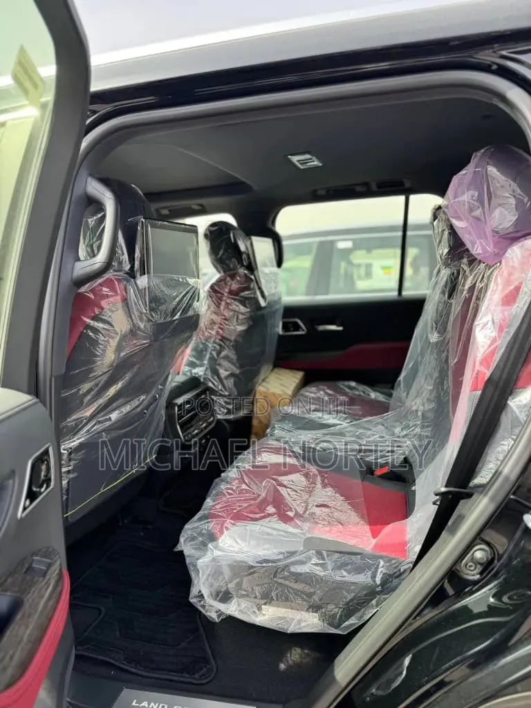 New Toyota Land Cruiser LC300 2025 Matt Black
