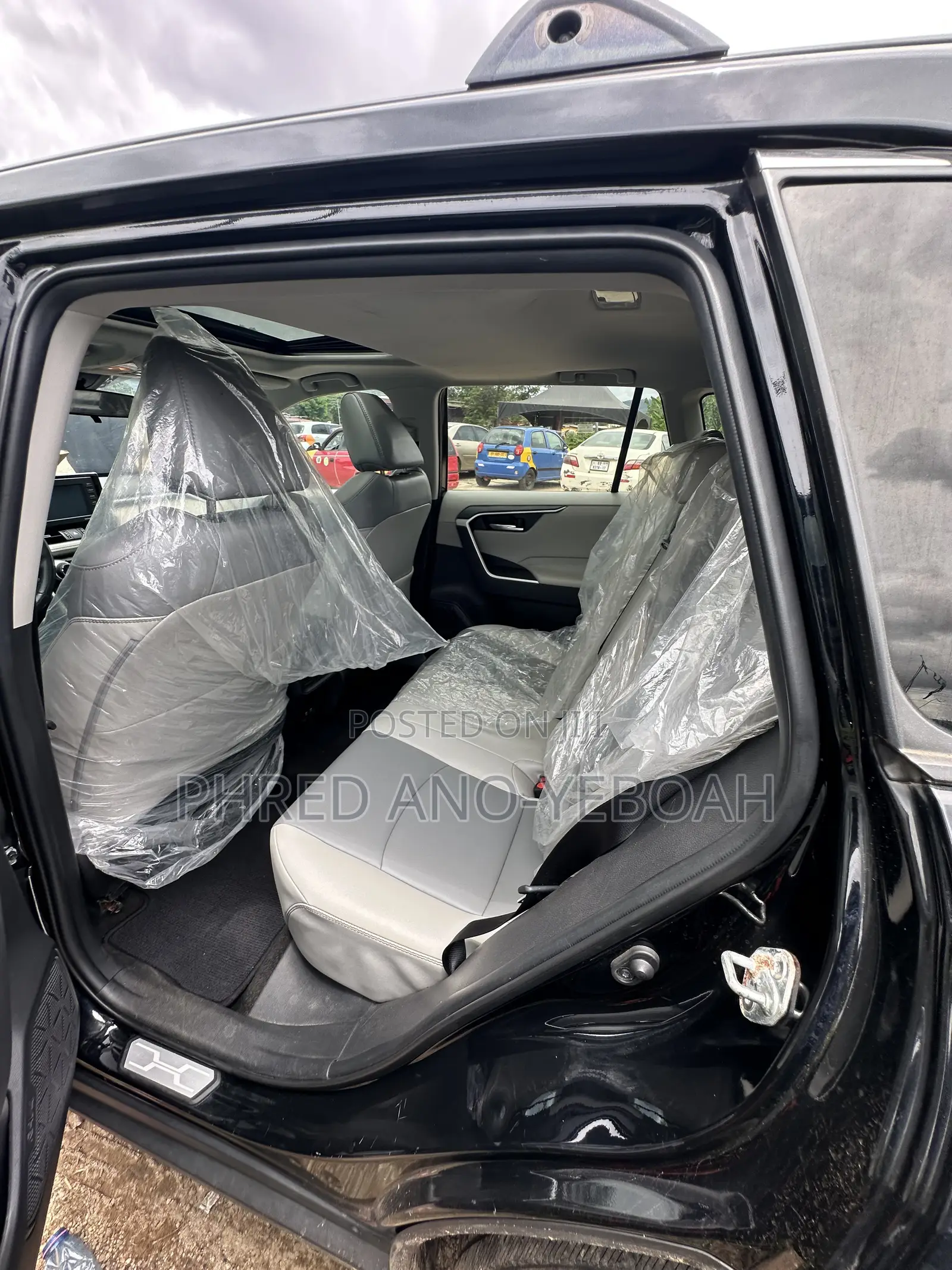 Toyota RAV4 XLE Premium 2021 Black