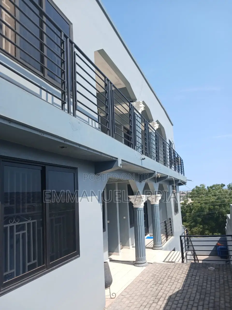 5bdrm Apartment in Gbawe Topbase, Accra Metropolitan for sale
