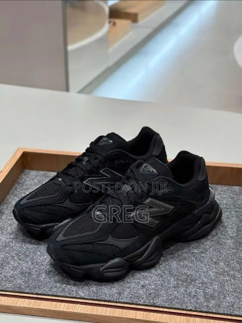 New Balance 9060 (Black)