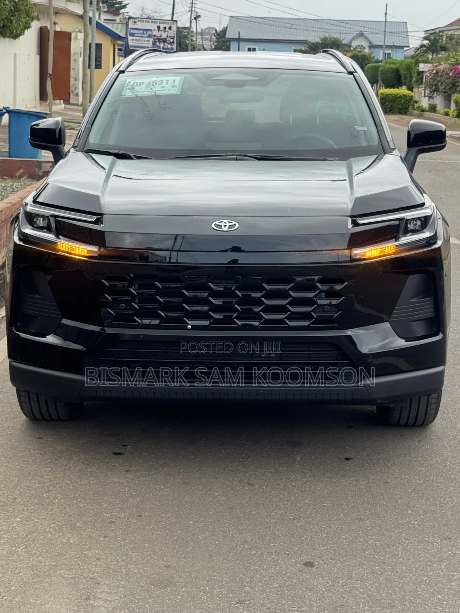 Toyota RAV4 XLE Premium 2026 Black