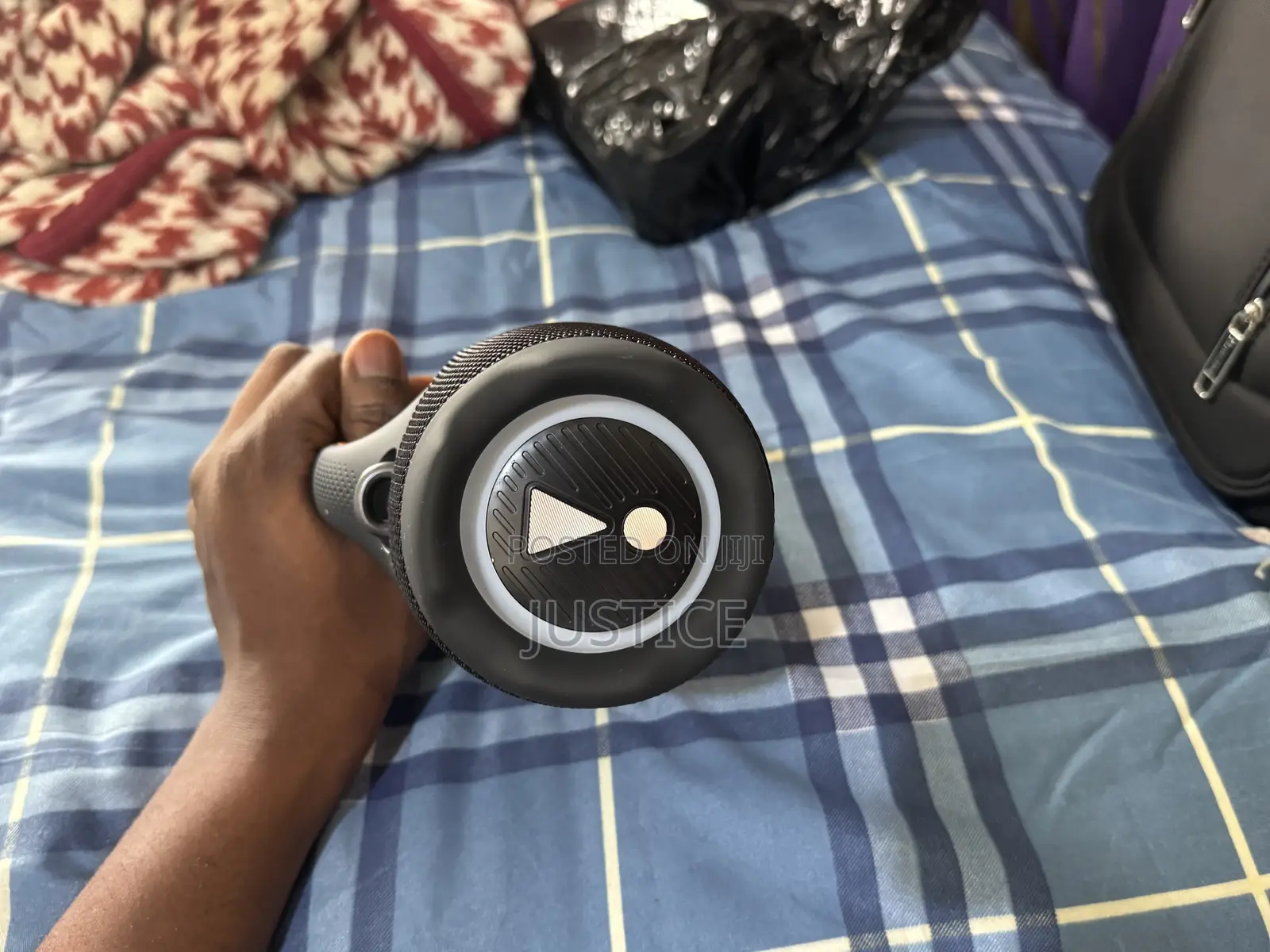 JBL Boombox R.