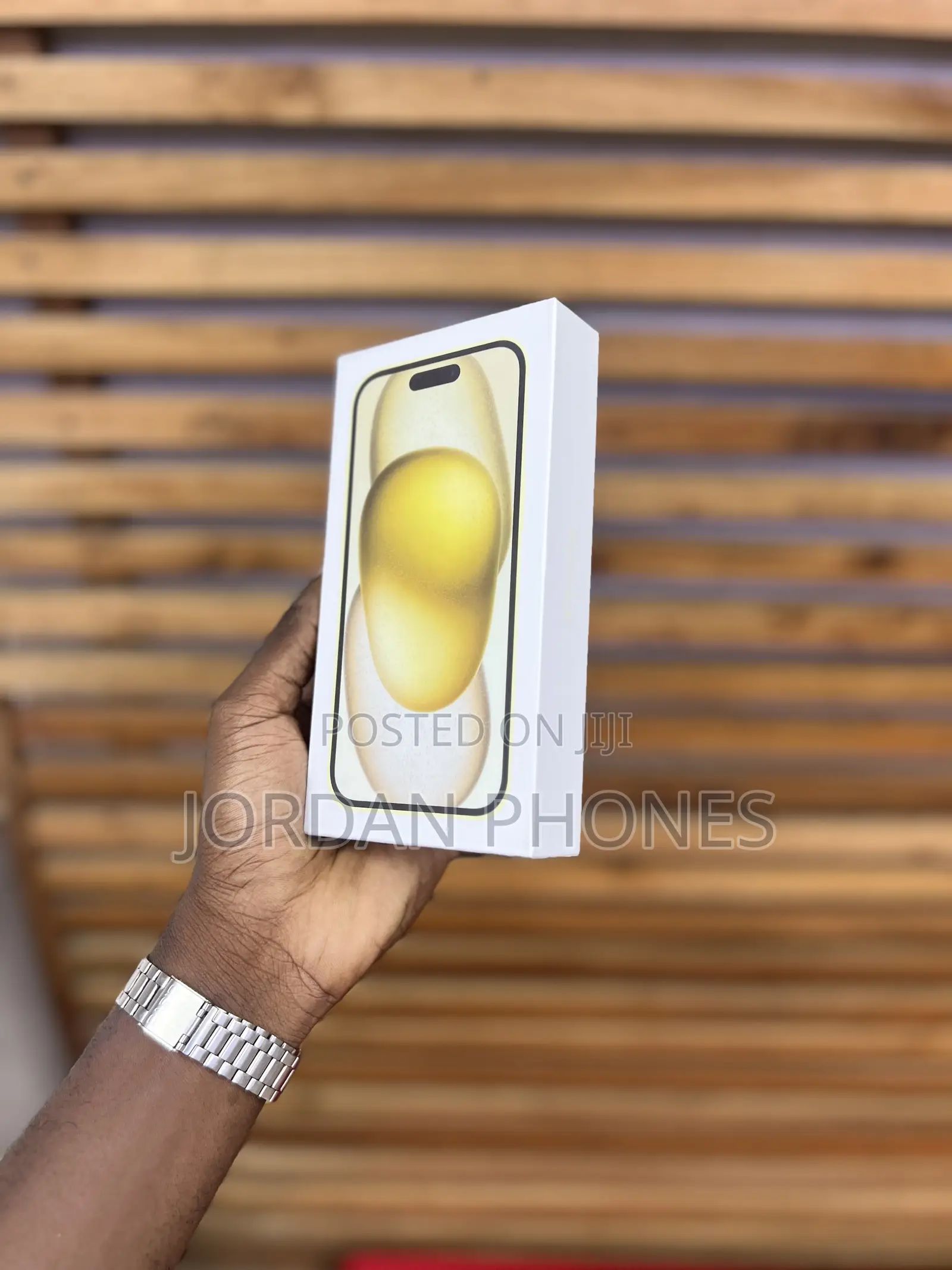 New Apple iPhone 15 128 GB Yellow