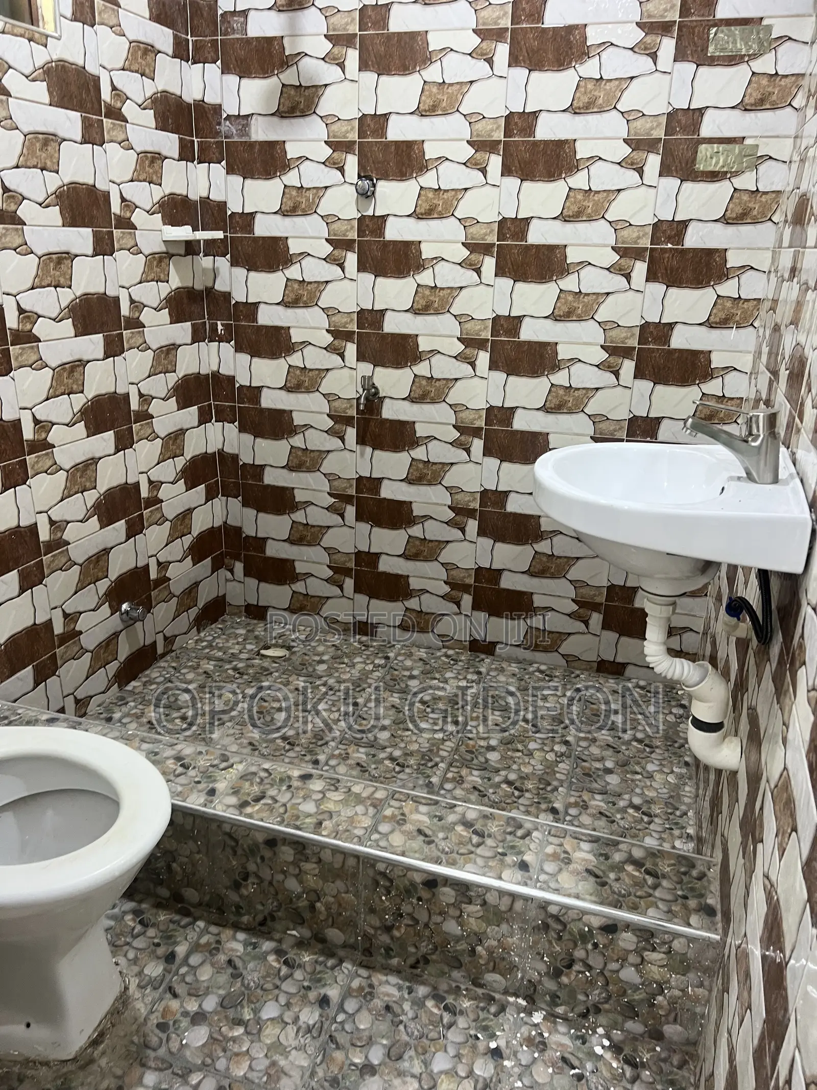2bdrm Apartment in Ga Odumase, Olebu for rent