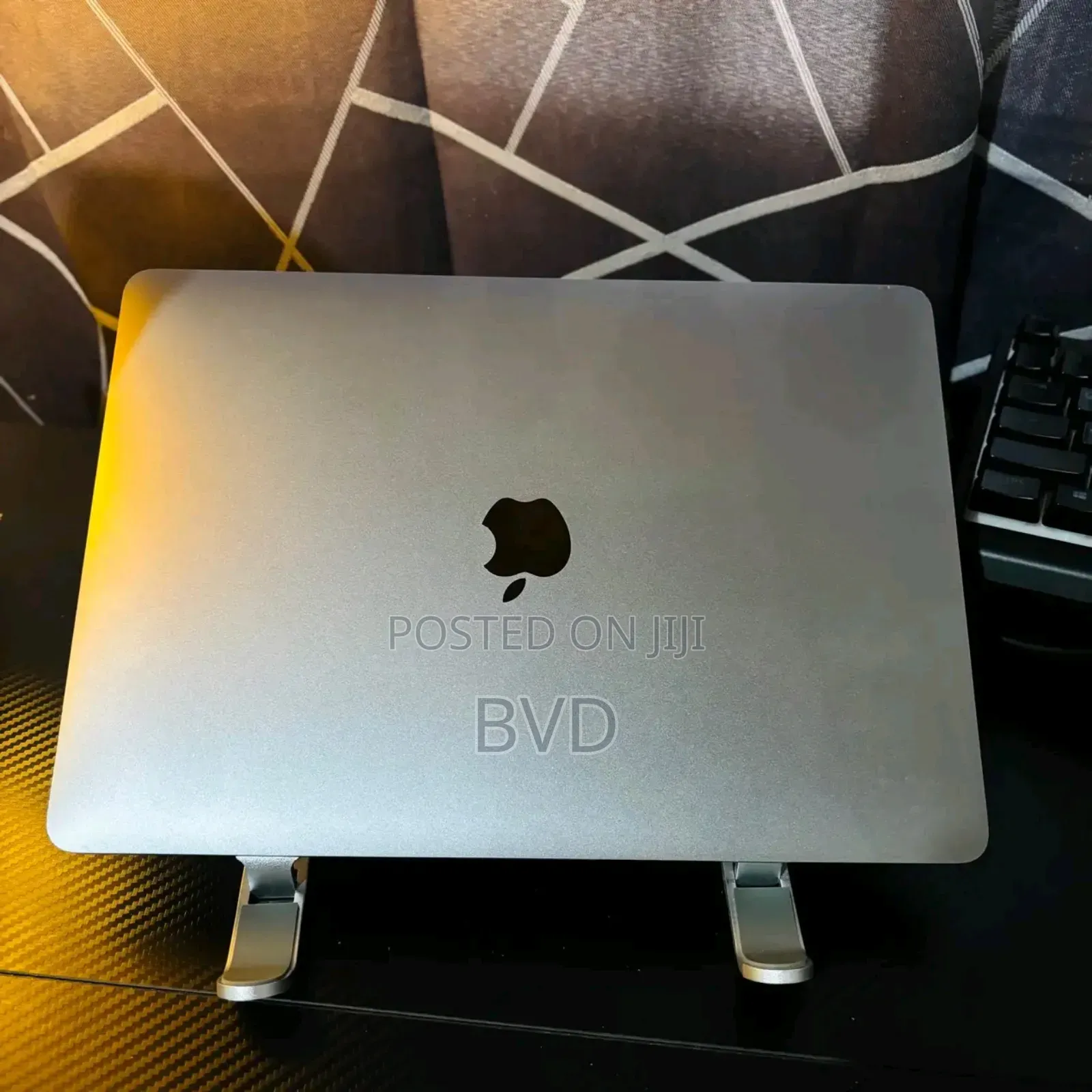 New Laptop Apple MacBook Pro 2020 M1 16GB Apple M1 SSD 512GB