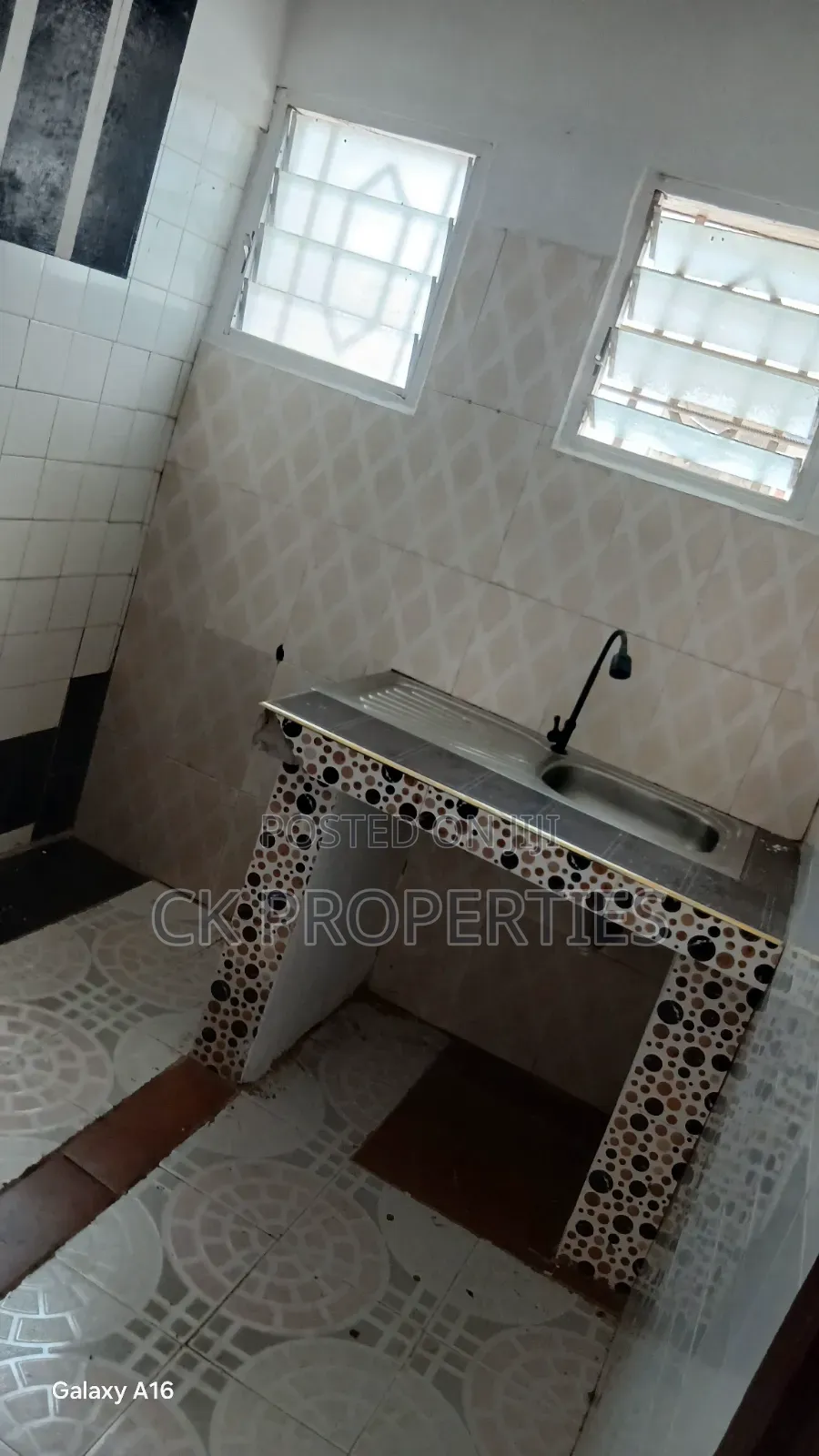 Mini Flat in Parakuo Estate for rent