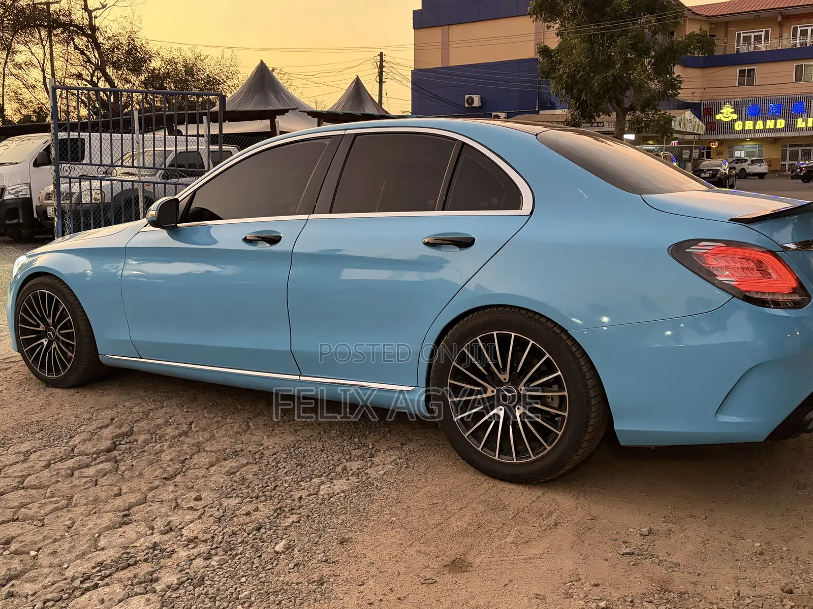 Mercedes-Benz C300 2017 Blue