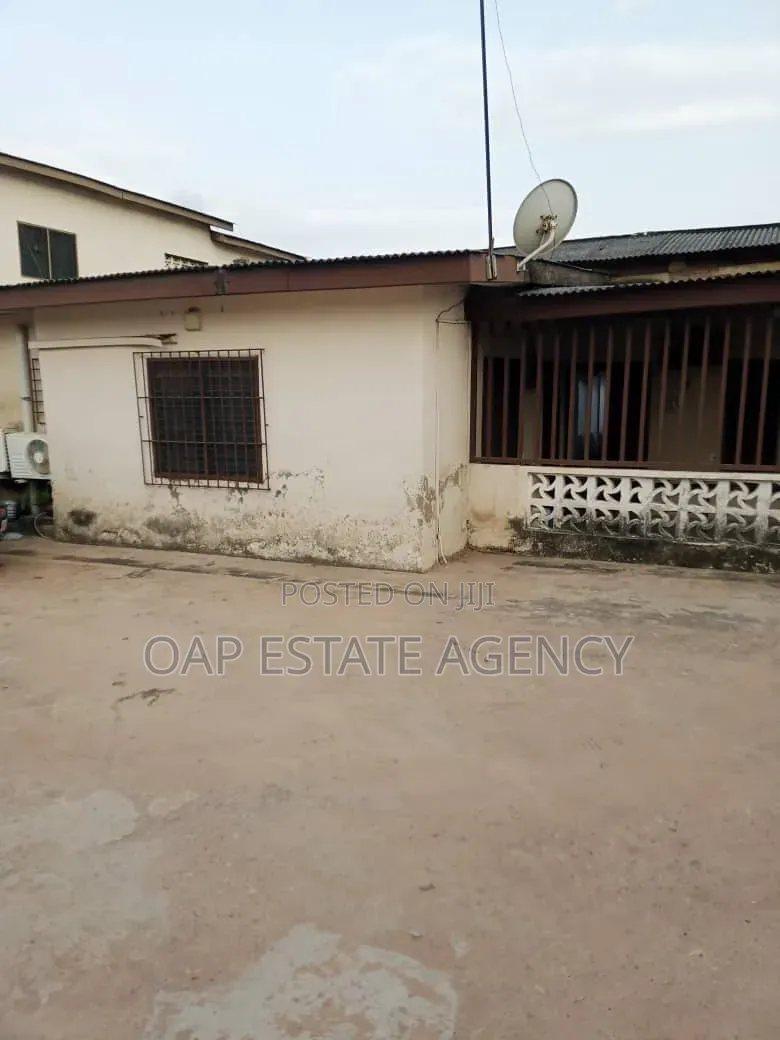 7bdrm House in Sakaman for sale