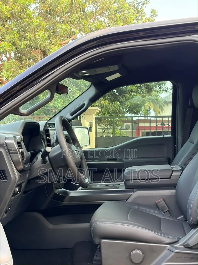 Ford F-150 STX 2024 Black