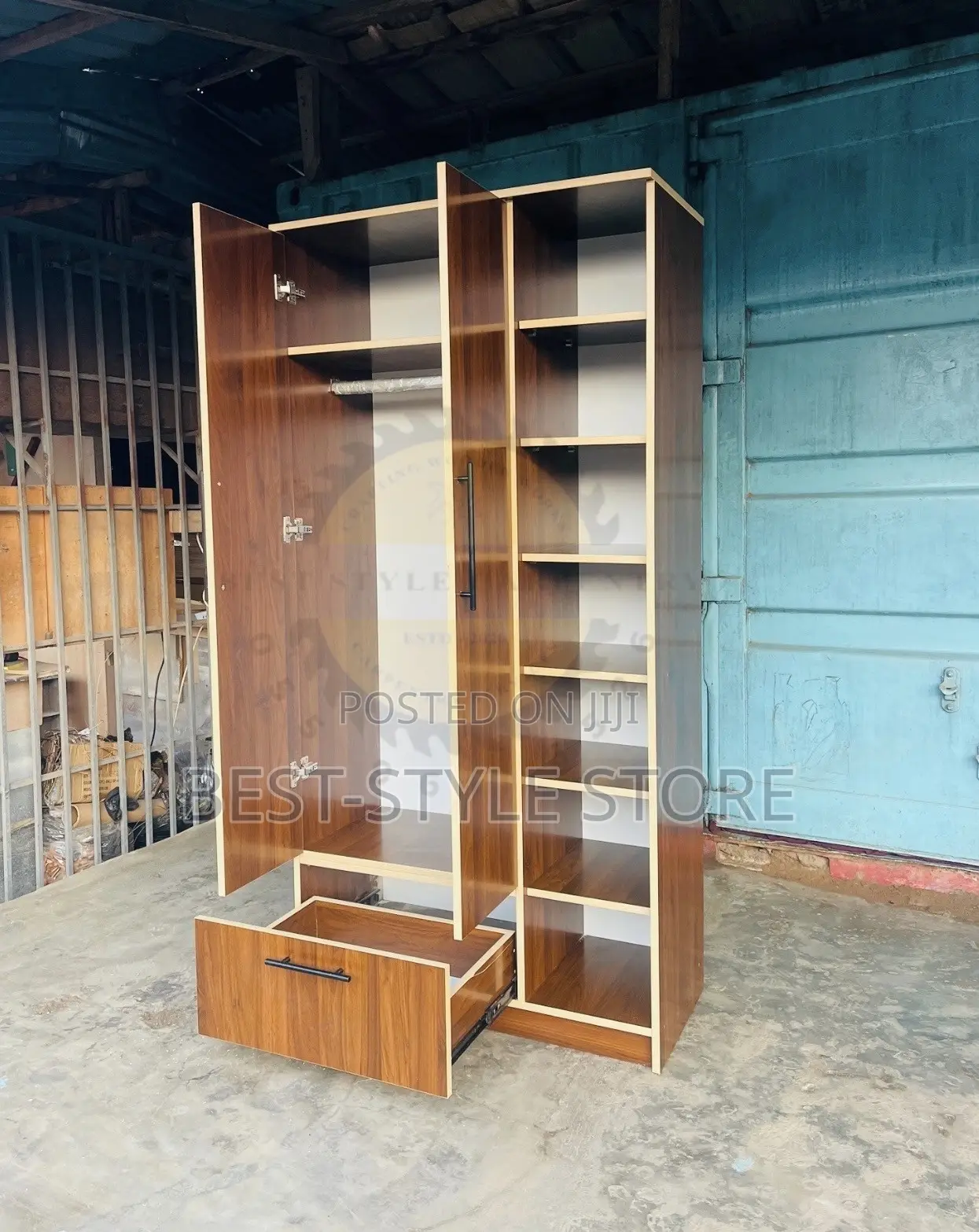 Wardrobe B00450