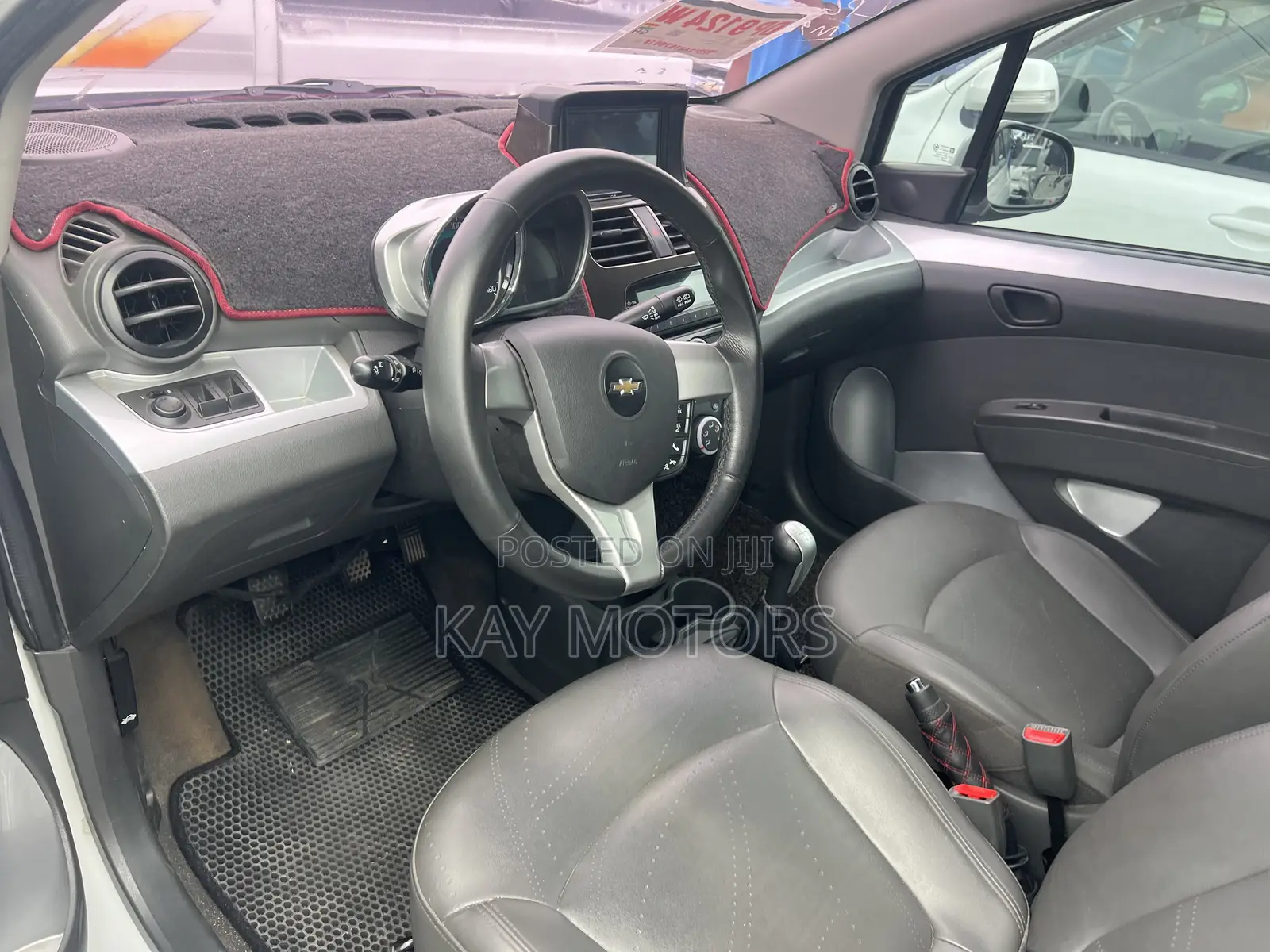 Chevrolet Spark 2LT 4dr Hatchback (1.2L 4cyl 5M) 2015 White