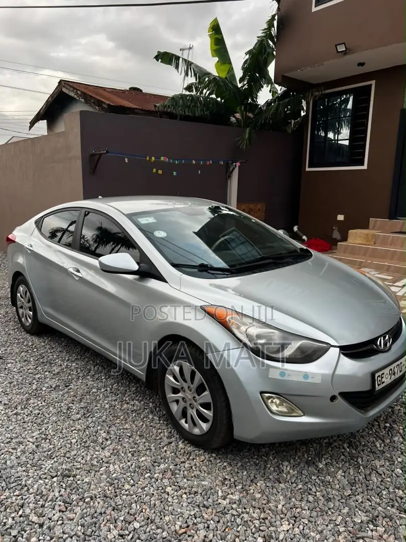 Hyundai Elantra GLS Sedan FWD (1.8L 4cyl 6A) 2013 Silver