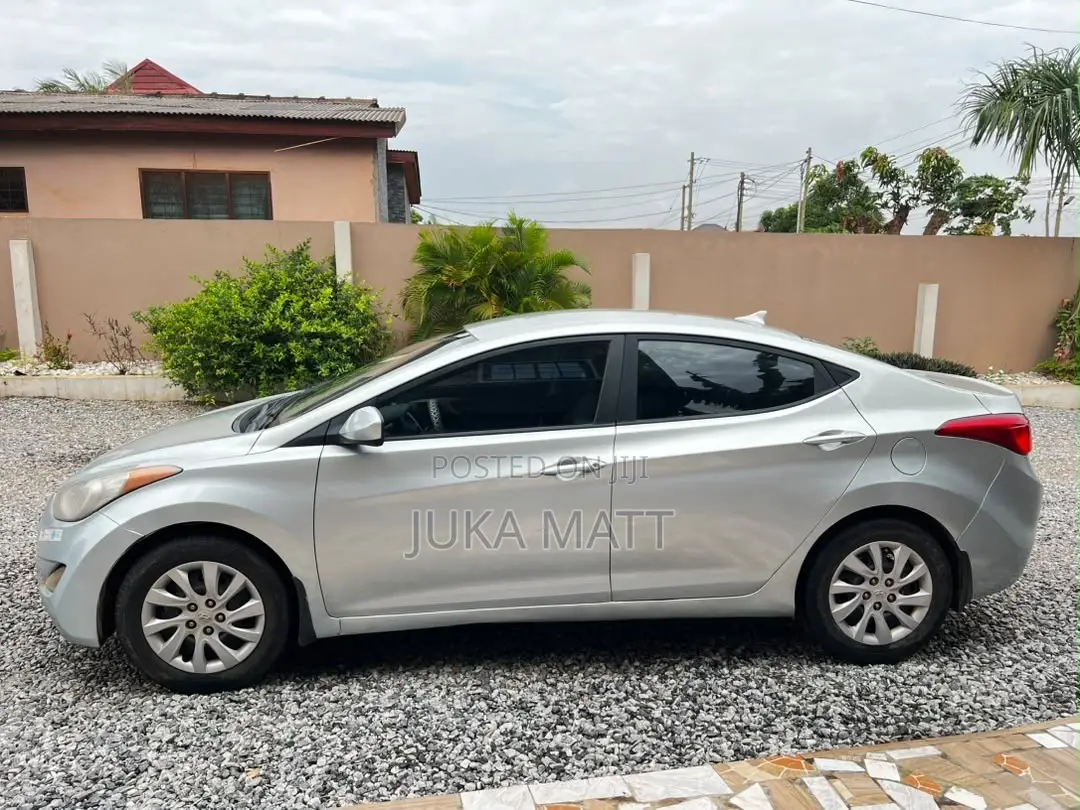 Hyundai Elantra GLS Sedan FWD (1.8L 4cyl 6A) 2013 Silver