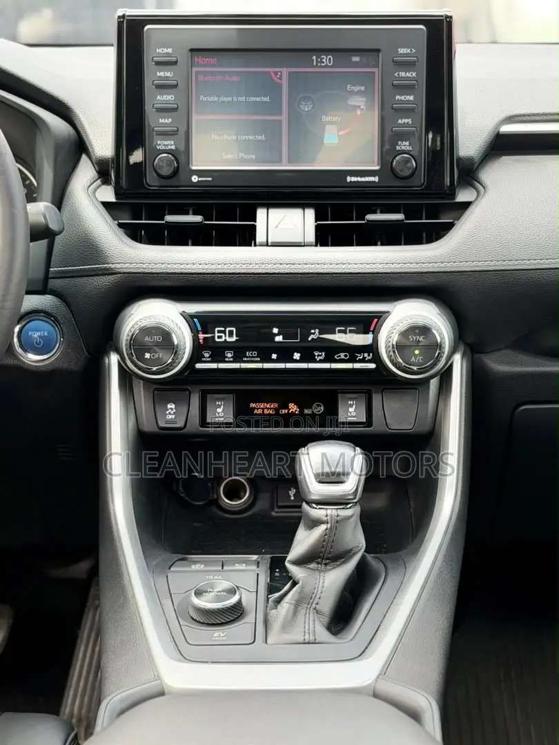 Toyota RAV4 XLE Premium 2021 Red