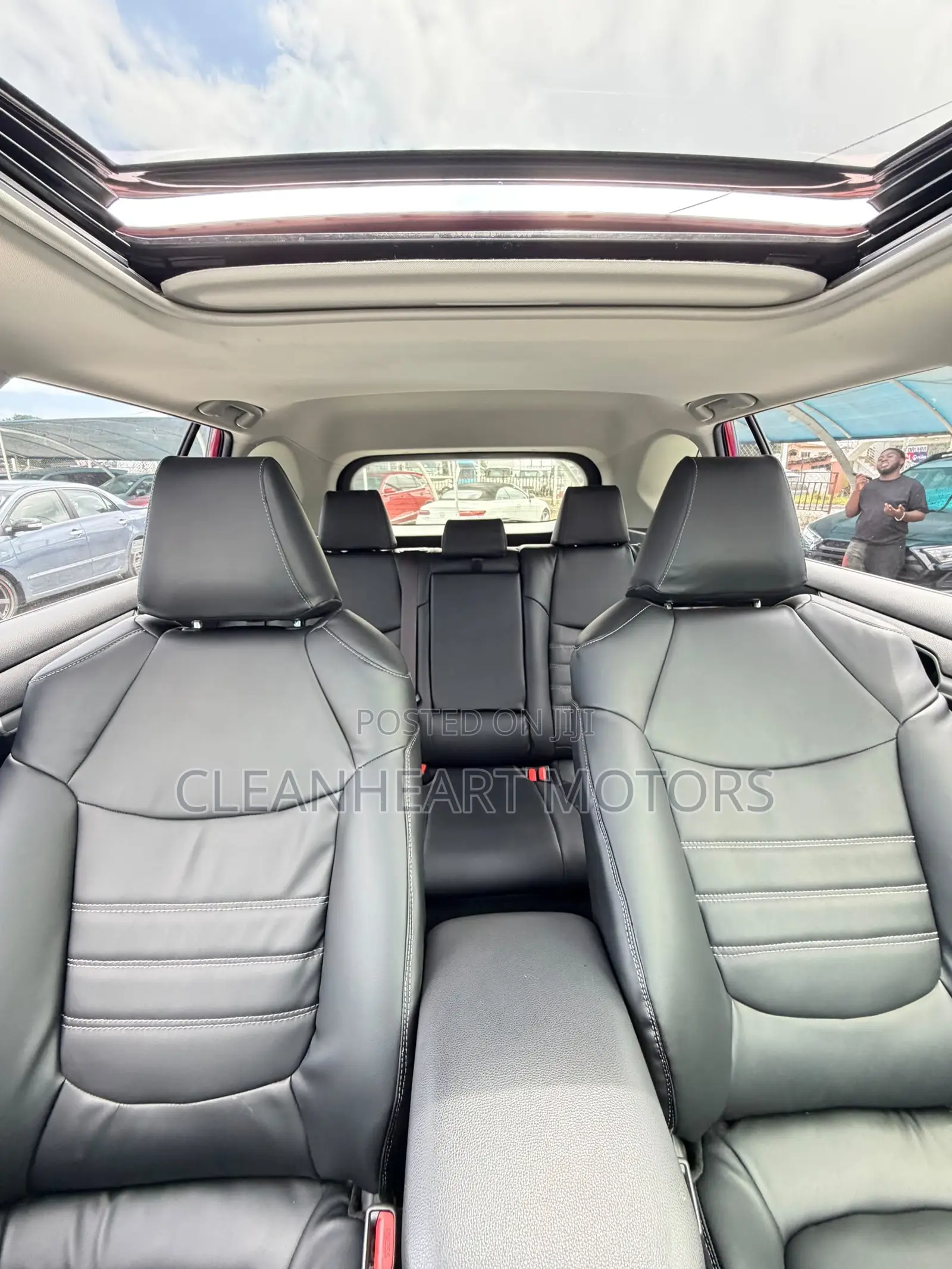 Toyota RAV4 XLE Premium 2021 Red