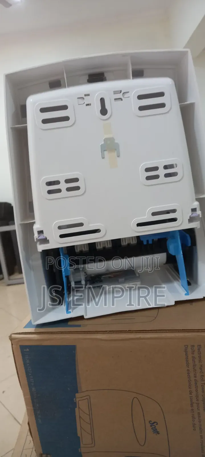 Electronic Hard Roll Towel Dispenser