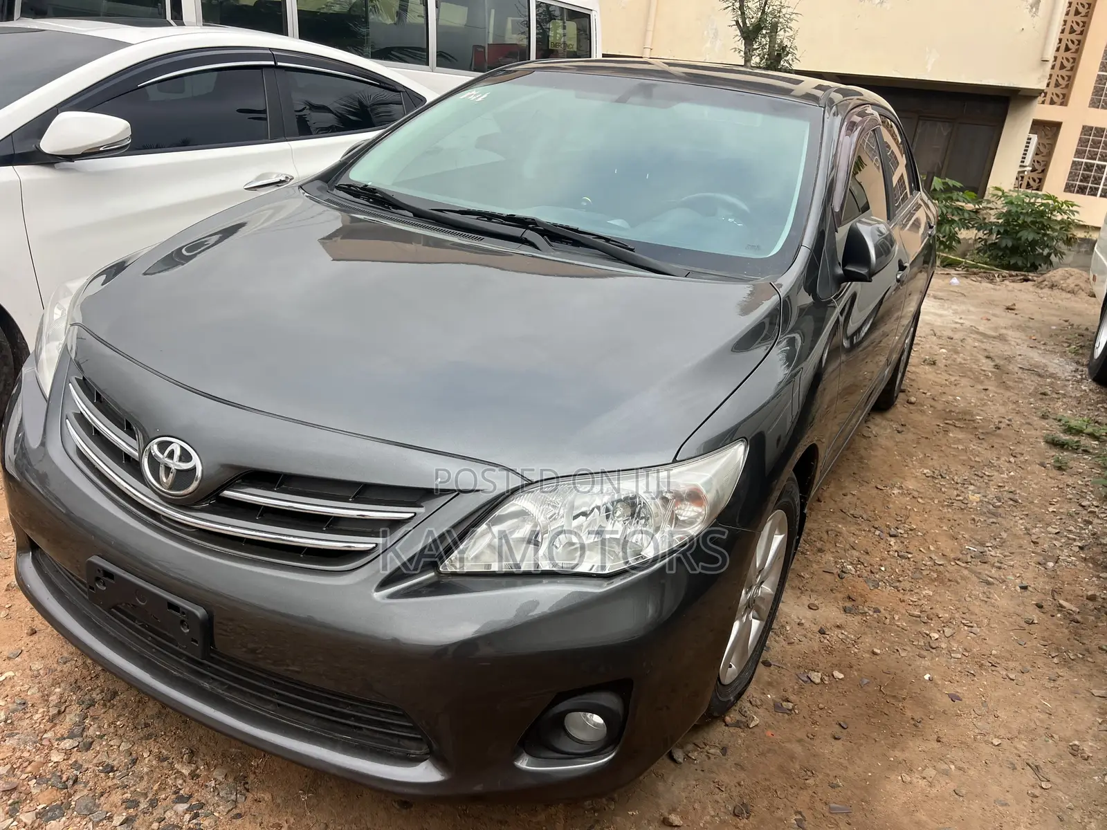 Toyota Corolla LE 4dr Sedan (1.8L 4cyl 4A) 2013 Gray