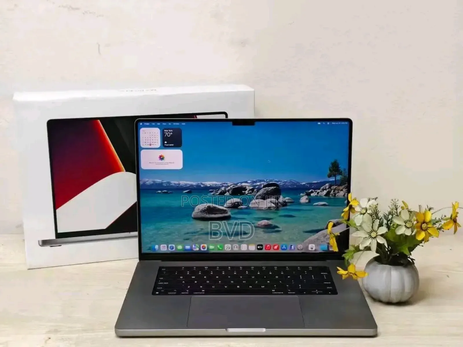 New Laptop Apple MacBook Pro 2023 M2 16GB Apple M2 SSD 512GB