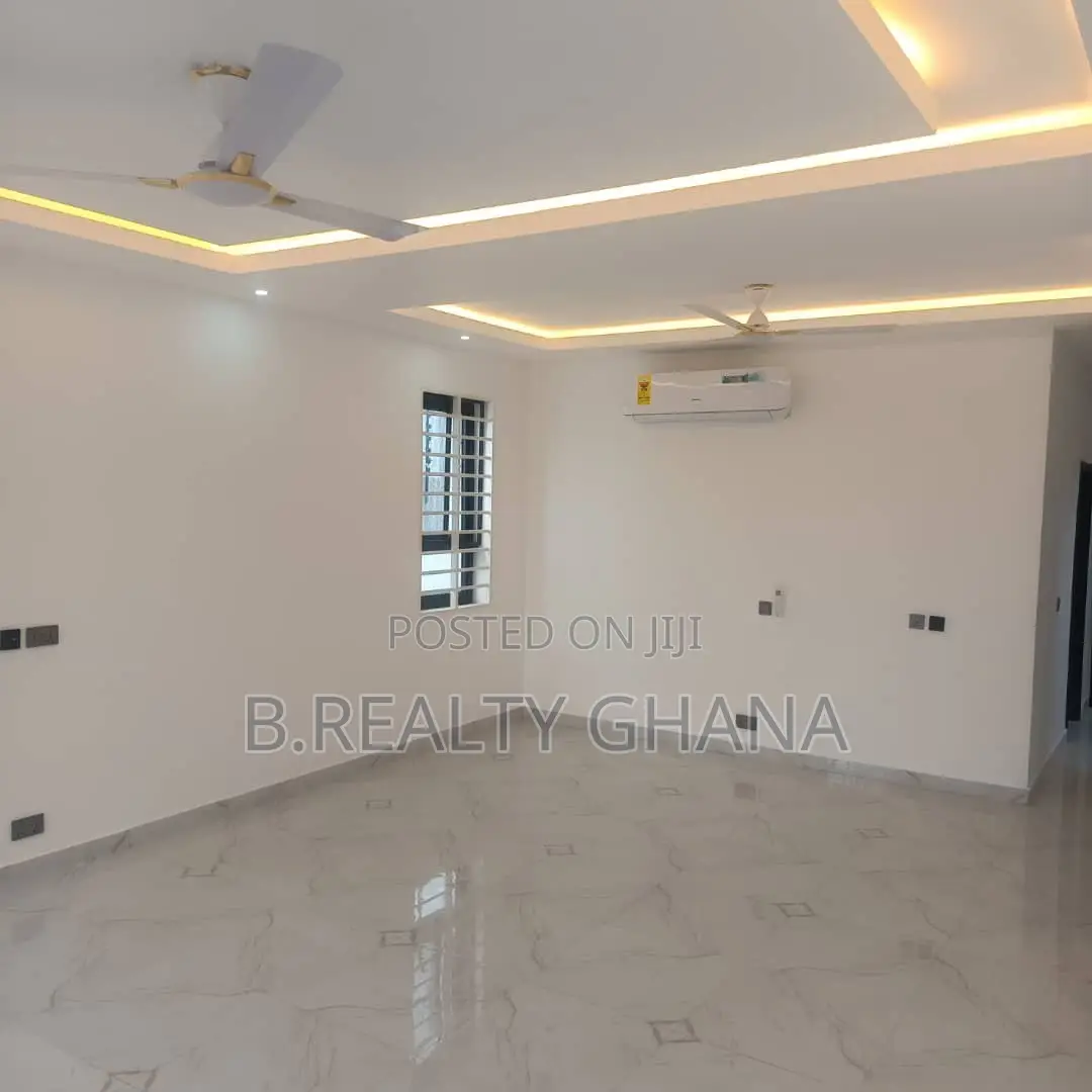 4bdrm House in Sakumono for rent