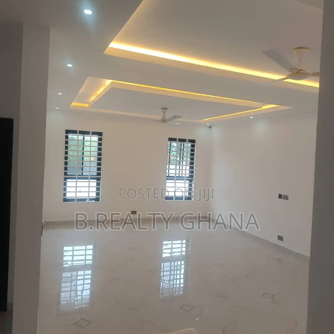 4bdrm House in Sakumono for rent