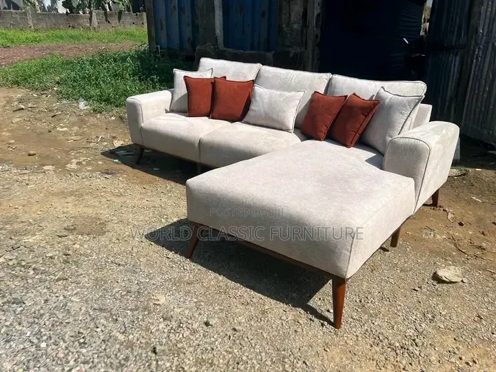 Modern L-Shape Sofa With Chaise Lounge