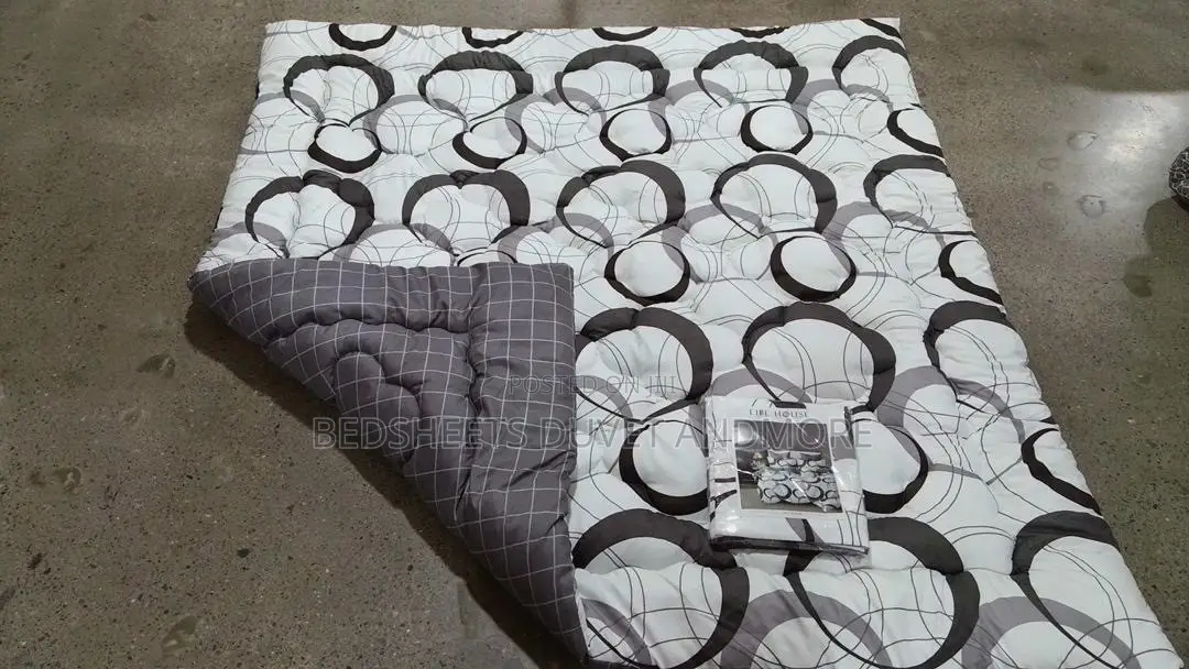 Super Comfy Black and White Design Duvet