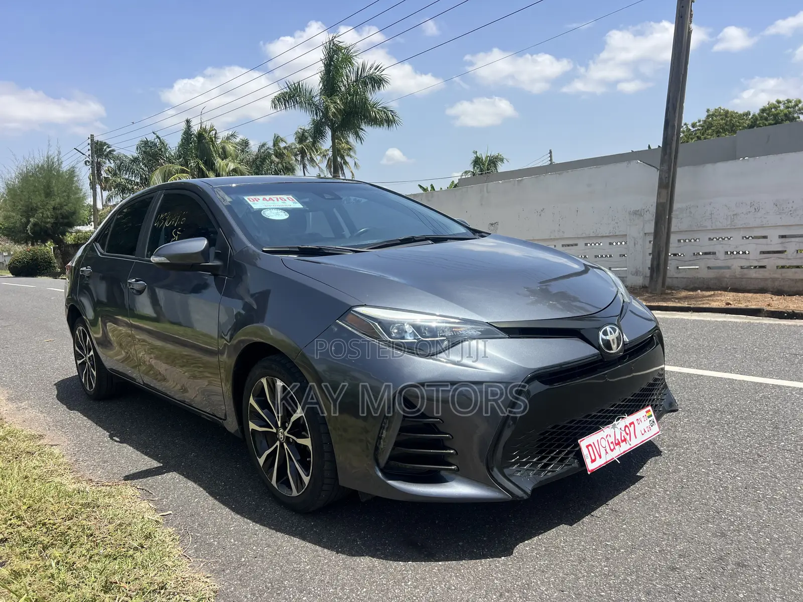 Toyota Corolla SE (1.8L 4cyl 6M) 2018 Gray