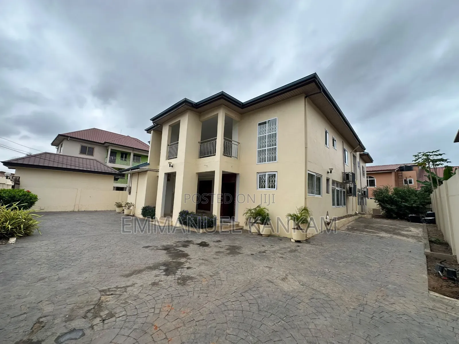 3bdrm Apartment in American House for rent
