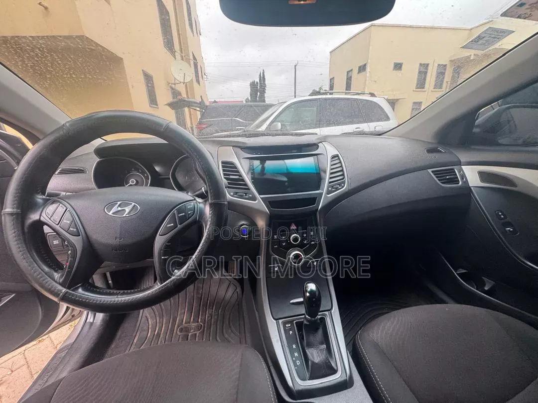 Hyundai Elantra 2016 Silver