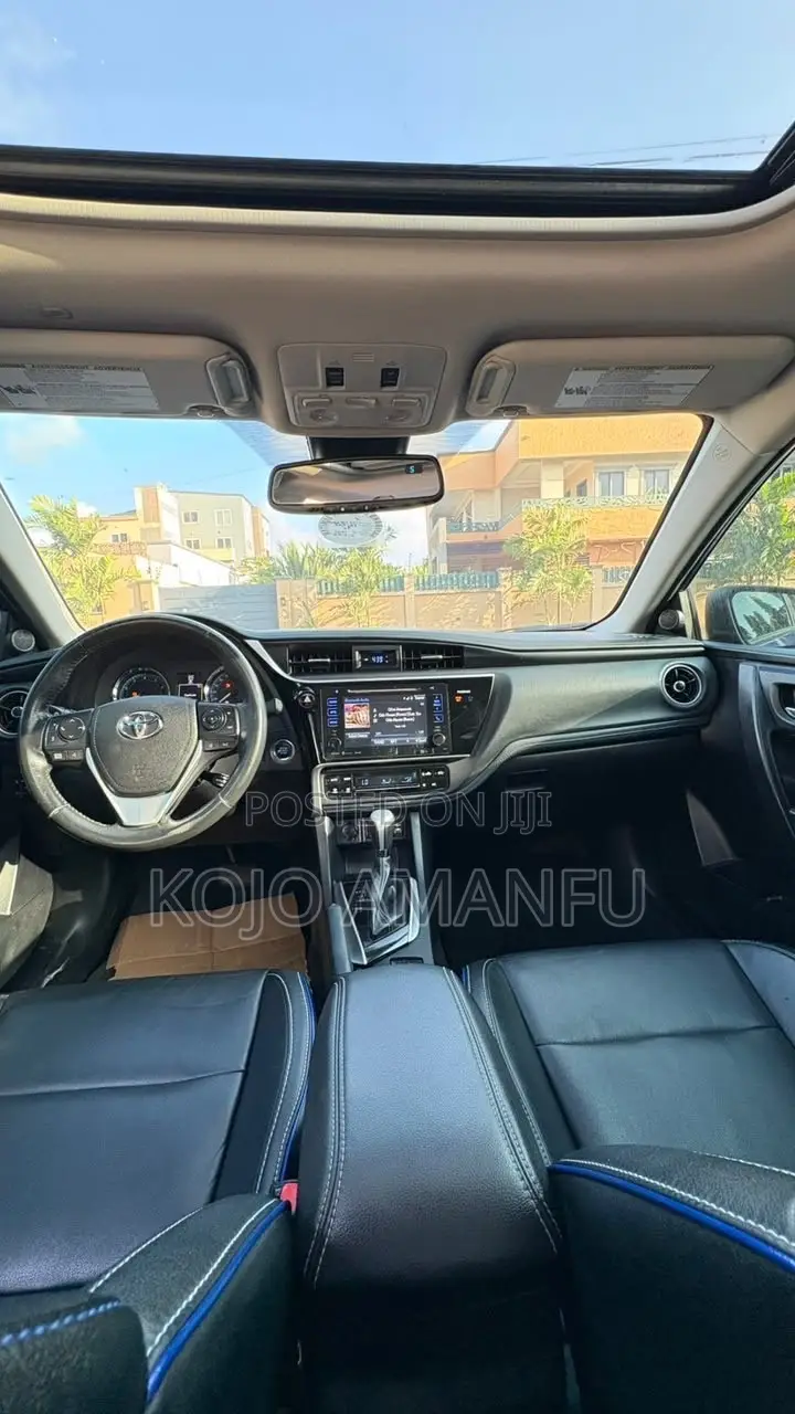 Toyota Corolla XSE (1.8L 4cyl 2A) 2018 Blue