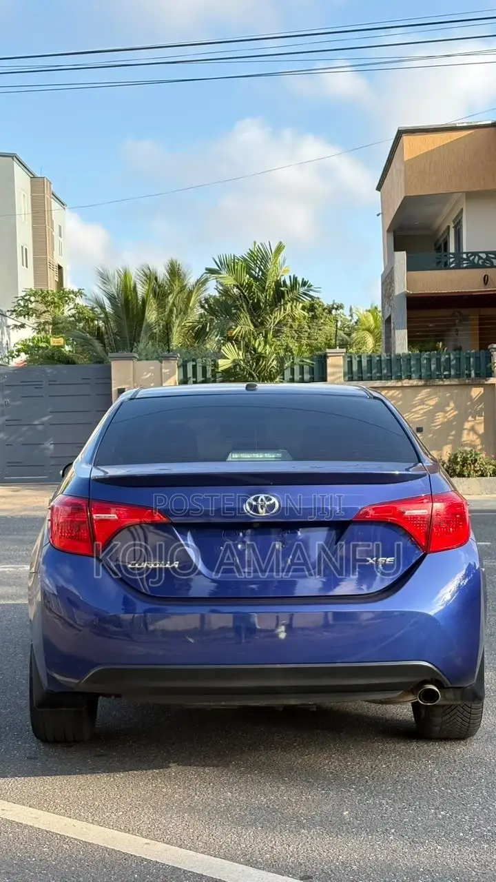 Toyota Corolla XSE (1.8L 4cyl 2A) 2018 Blue